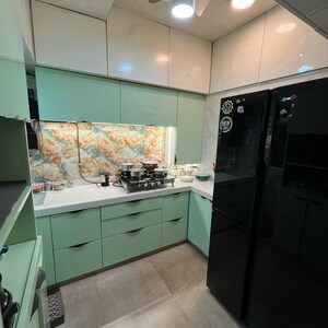 Kitchen in 2.5 BHK Apartment at Lalani Meadow Park, Jogeshwari West – for Sale