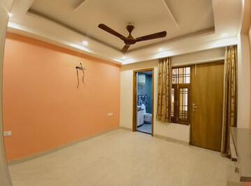 Room in 3 BHK Builder Floor at RWA Residential Society Sector 46, Sector 46 – for Rent