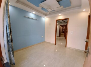 Room in 3 BHK Builder Floor at RWA Residential Society Sector 46, Sector 46 – for Rent