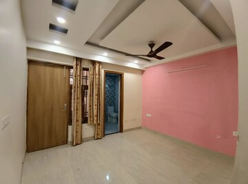 Room in 3 BHK Builder Floor at RWA Residential Society Sector 46, Sector 46 – for Rent
