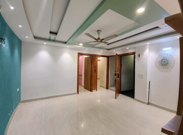 Room in 3 BHK Builder Floor at RWA Residential Society Sector 46, Sector 46 – for Rent