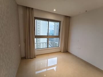 Room in 2 BHK Apartment at Hiranandani Highland, Powai – for Rent