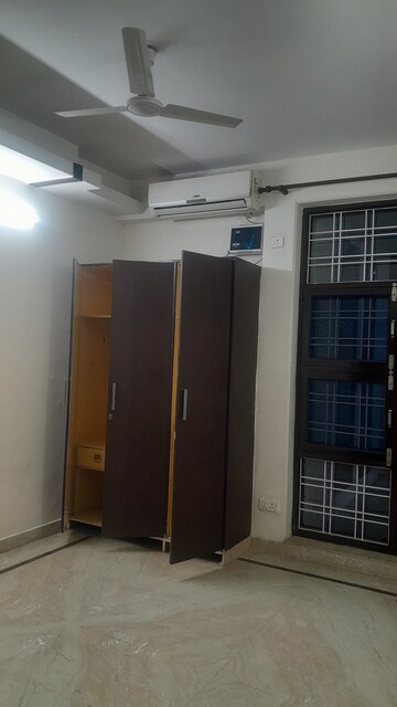 Furnished Amenities in 3 BHK Builder Floor at SS Mayfield Gardens, Sector 51 – for Rent