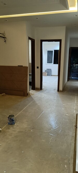 Room in 4 BHK Builder Floor at Rohini Sector 7 – for Sale