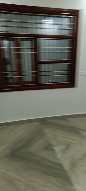 Room in 3 BHK Builder Floor at Rohini Sector 7 – for Sale