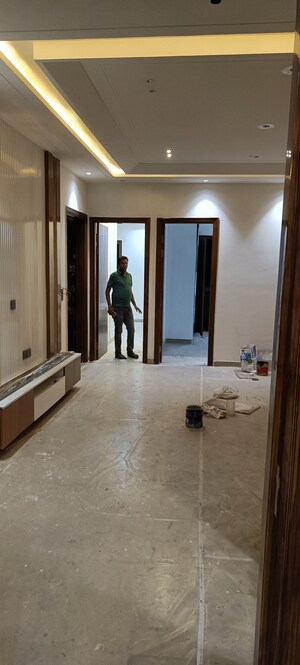 Room in 3 BHK Builder Floor at Deep Vihar – for Sale