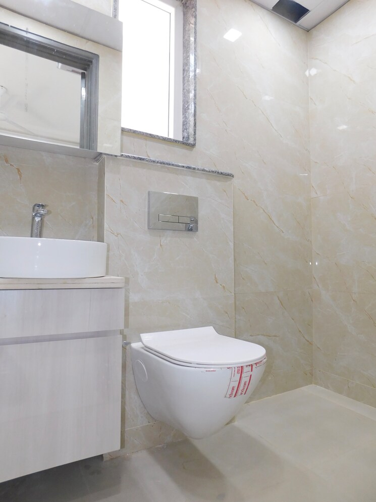 Attached Bathroom, vasant kunj enclave 4 Bedroom 160 Sq.Yd. Builder Floor In Vasant Kunj Enclave Delhi 8982642
