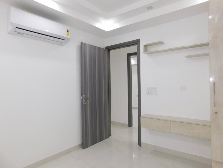 Room, vasant kunj enclave 4 Bedroom 160 Sq.Yd. Builder Floor In Vasant Kunj Enclave Delhi 8982642