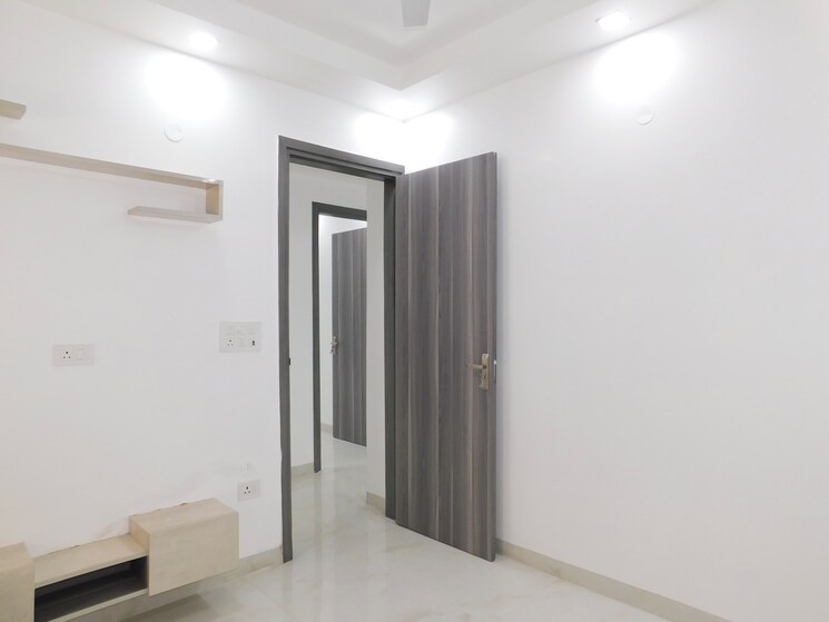 Room, vasant kunj enclave 4 Bedroom 160 Sq.Yd. Builder Floor In Vasant Kunj Enclave Delhi 8982642