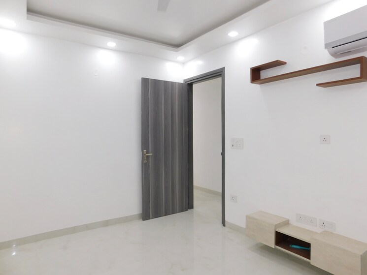 Room, vasant kunj enclave 4 Bedroom 160 Sq.Yd. Builder Floor In Vasant Kunj Enclave Delhi 8982642