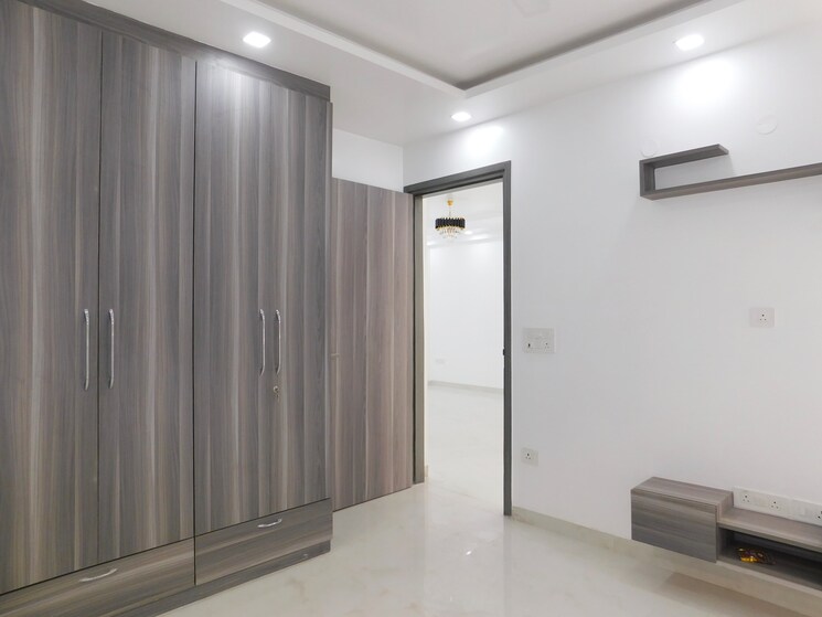 Room, vasant kunj enclave 4 Bedroom 160 Sq.Yd. Builder Floor In Vasant Kunj Enclave Delhi 8982642