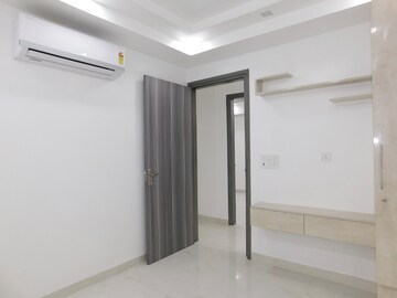 Room in 4 BHK Builder Floor at Vasant Kunj Enclave – for Rent