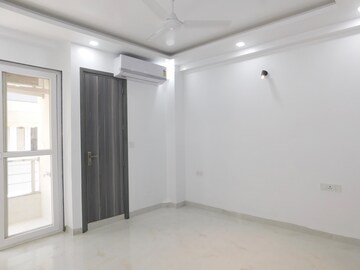 Room in 4 BHK Builder Floor at Vasant Kunj Enclave – for Rent