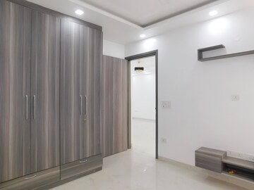 Room in 4 BHK Builder Floor at Vasant Kunj Enclave – for Rent