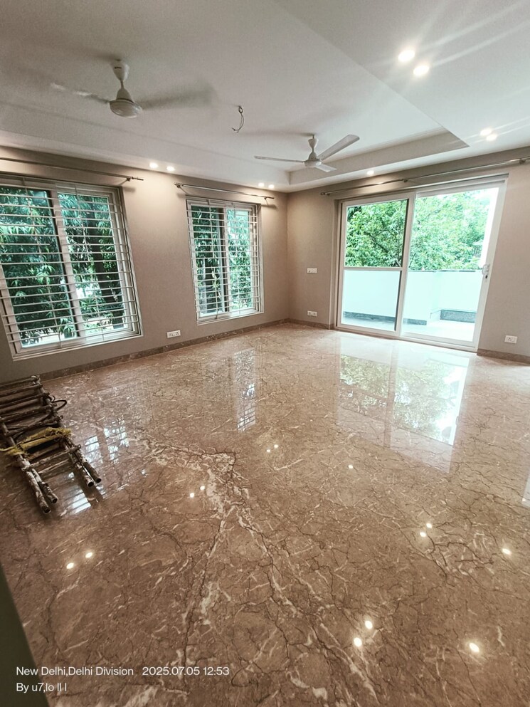 Room, shivalik colony 3 Bedroom 1800 Sq.Ft. Builder Floor In Shivalik Colony Delhi 8982645