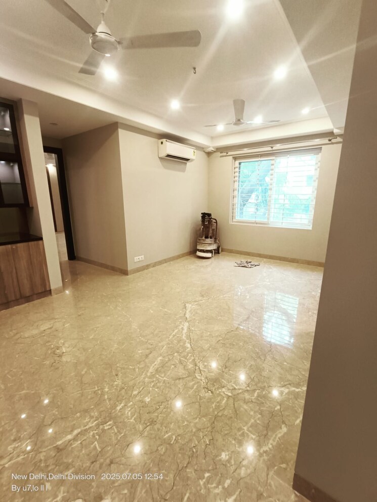 Room, shivalik colony 3 Bedroom 1800 Sq.Ft. Builder Floor In Shivalik Colony Delhi 8982645