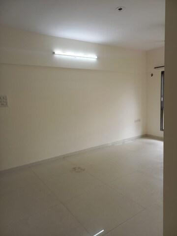 Room in 3 BHK Apartment at RNA Continental, Chembur – for Rent