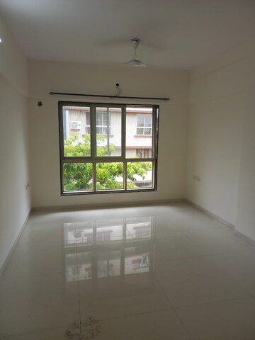 Room in 3 BHK Apartment at RNA Continental, Chembur – for Rent