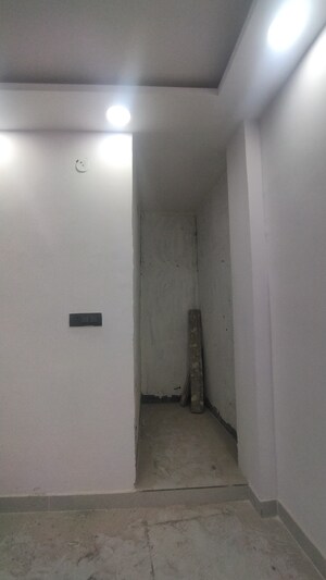 Building Lobby in 3 BHK Builder Floor at Govindpuri – for Sale