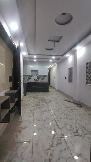 Parking in 3 BHK Builder Floor at Govindpuri – for Sale