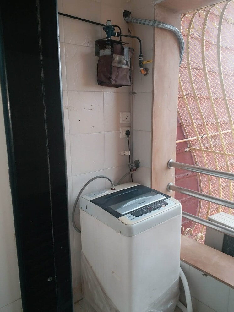 Bathroom, andheri west 1 Bedroom 600 Sq.Ft. Apartment In Andheri West Mumbai 8982739