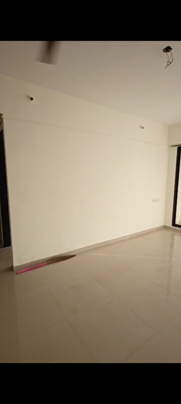 Room in 1 BHK Apartment at Kurla East – for Rent