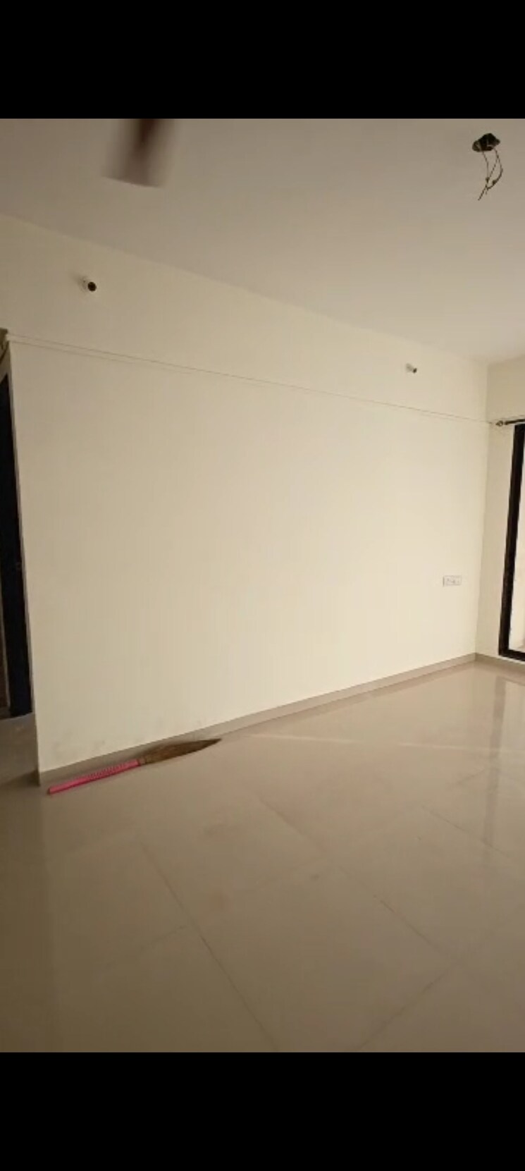 Room, kurla east 1 Bedroom 500 Sq.Ft. Apartment In Kurla East Mumbai 8982744