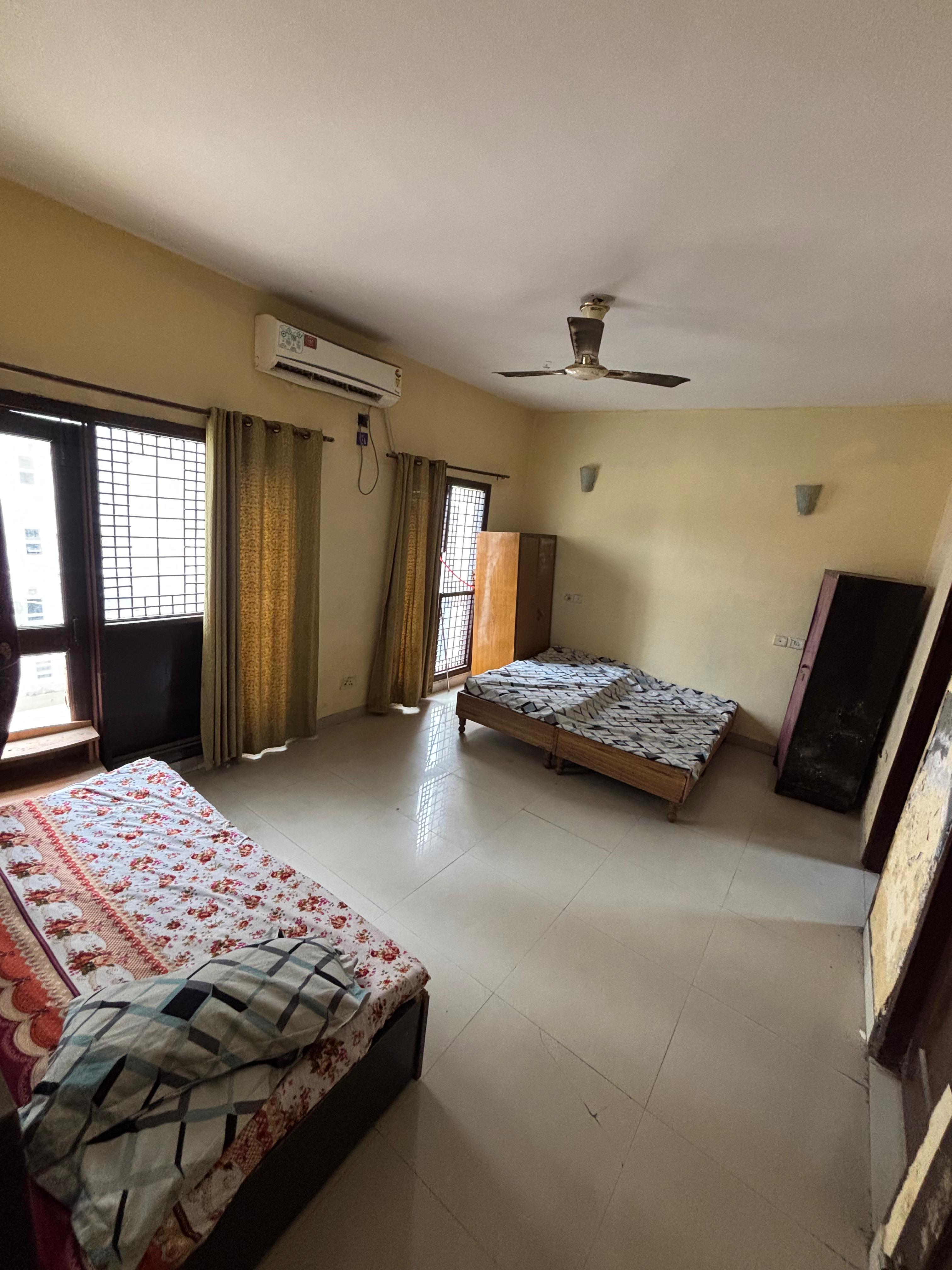 3 BHK 1350 Sq.Ft. Apartment in Alpha 1 RWA
