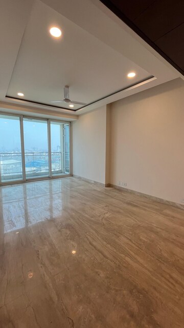 Dining Room in 3.5 BHK Apartment at Ambience Tiverton, Sector 50 – for Rent