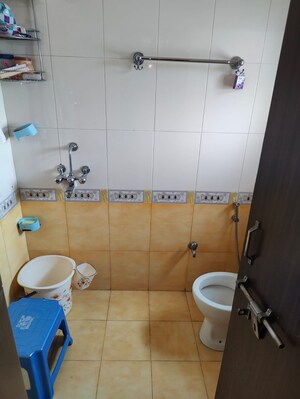Bathroom in 1 BHK Builder Floor at Rajendra Nagar Sector 3 – for Sale