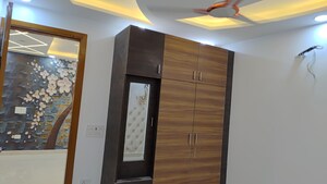 Furnished Amenities in 4 BHK Builder Floor at Dwarka Mor – for Sale
