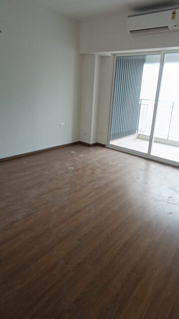 Room in 3 BHK Apartment at Godrej Woods, Sector 43 – for Rent