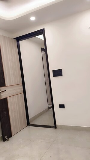 Building Lobby in 3 BHK Builder Floor at Govindpuri – for Sale