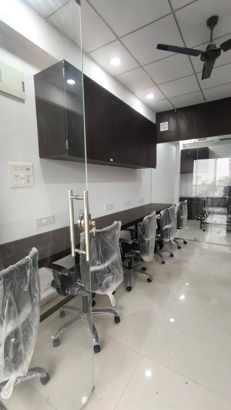 Team Area, palanpur gam Commercial Office Space 243 Sq.Ft. In Palanpur Gam Surat 8982927