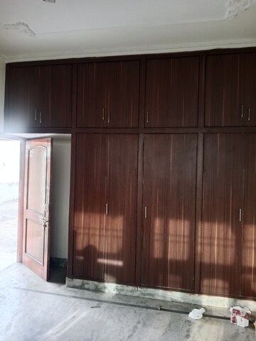 Room in 1 BHK Builder Floor at Sector 18 – for Rent