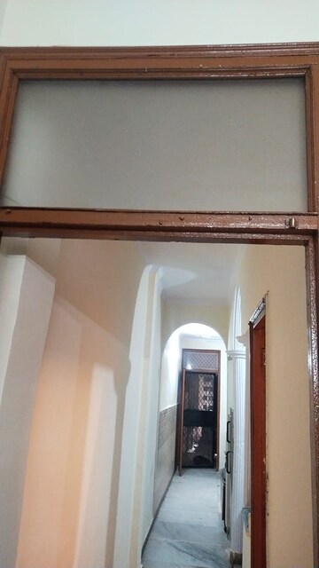 Furnished Amenities in 1 BHK Builder Floor at Govindpuri – for Rent