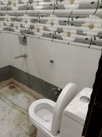 Attached Bathroom in 1.5 BHK Builder Floor at Sector 18 – for Rent