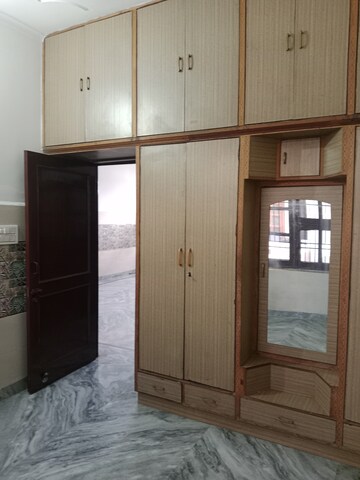 Room in 2 BHK Builder Floor at Sector 6 – for Rent