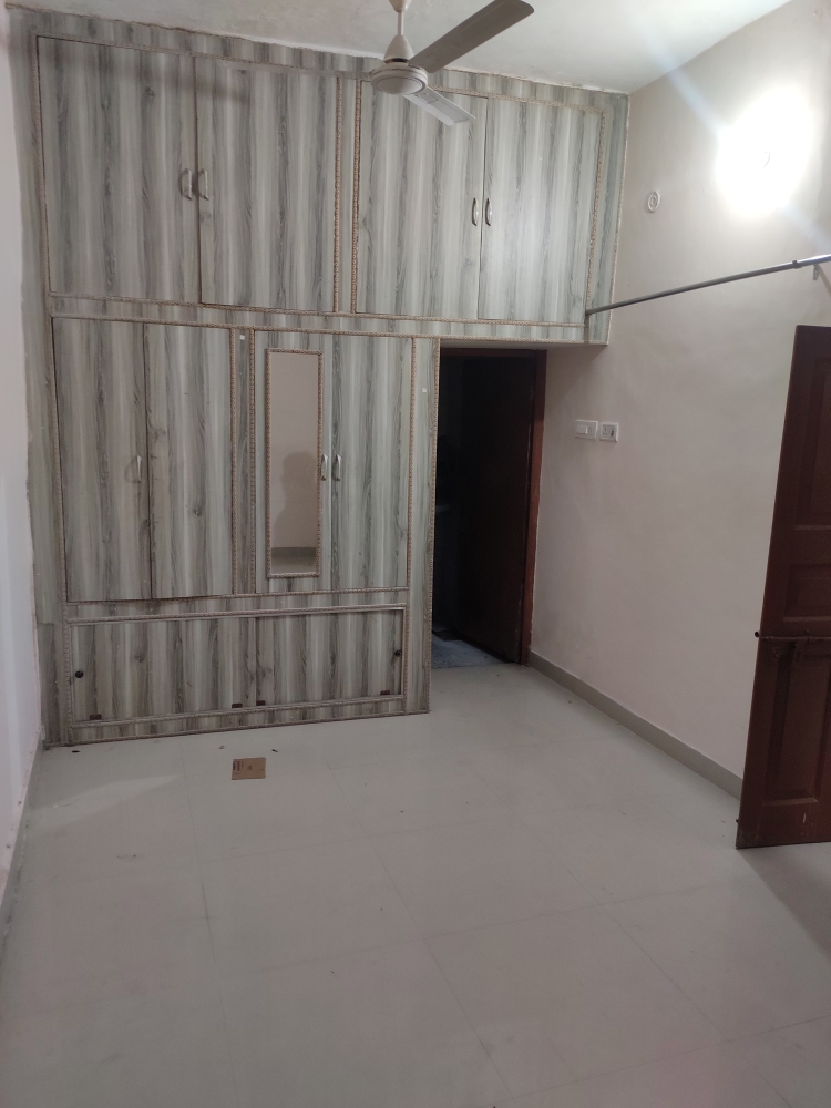 1.5 BHK Independent House For Rent in Aliganj