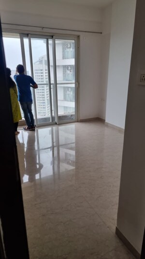 Room in 2 BHK Apartment at JP Decks, Goregaon East – for Sale