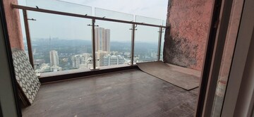 Room in 2 BHK Apartment at JP Decks, Goregaon East – for Rent