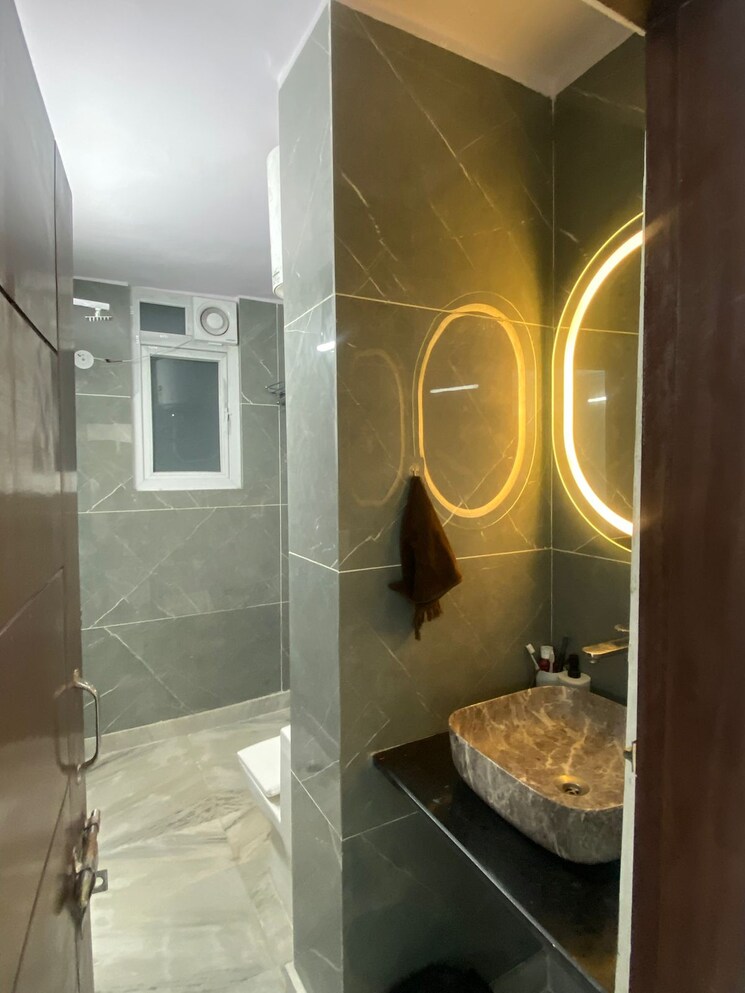 Bathroom, karol bagh 1 RK 650 Sq.Ft. Independent House In Karol Bagh Delhi 8983014