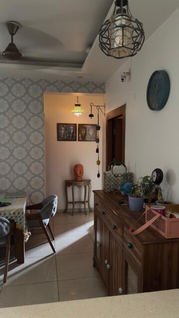 Living Room in 3.5 BHK Apartment at Ajnara Daffodil, Sector 137 – for Sale