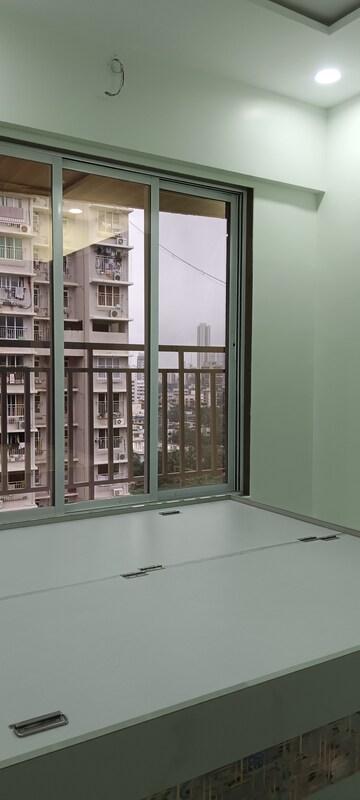 Room in 1 BHK Apartment at Kanak Heights Geeta Bhavan CHS, Malad East – for Rent