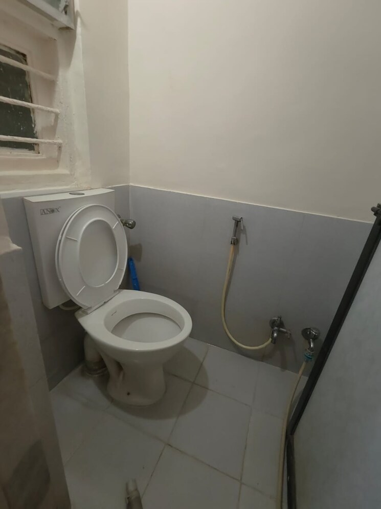 Bathroom, lokpuram-chs 1 Bedroom 640 Sq.Ft. Apartment In Vasant Vihar Thane 8983049