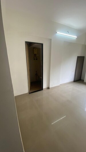 Room in 2 BHK Apartment at Shanti Apartments Kandivali West, Kandivali West – for Sale