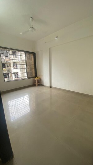 Room in 2 BHK Apartment at Shanti Apartments Kandivali West, Kandivali West – for Sale
