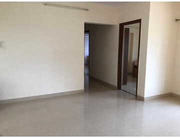 Room in 2 BHK Apartment at Shah Arcade II, Malad East – for Rent