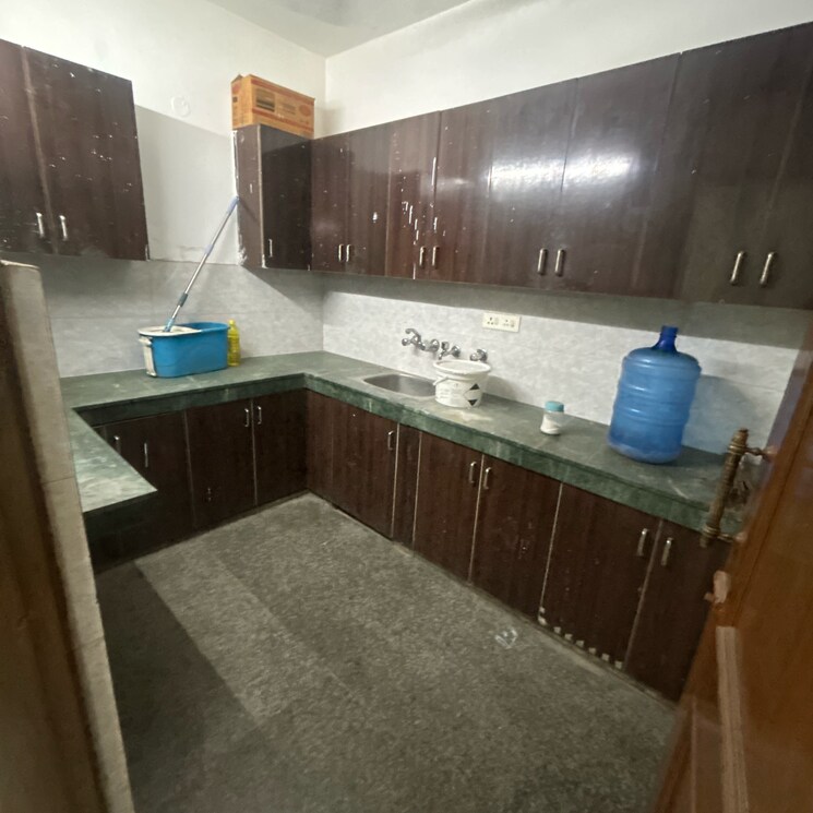 Kitchen, kotla mubarakpur 2 Bedroom 1000 Sq.Ft. Builder Floor In Kotla Mubarakpur Delhi 8983081