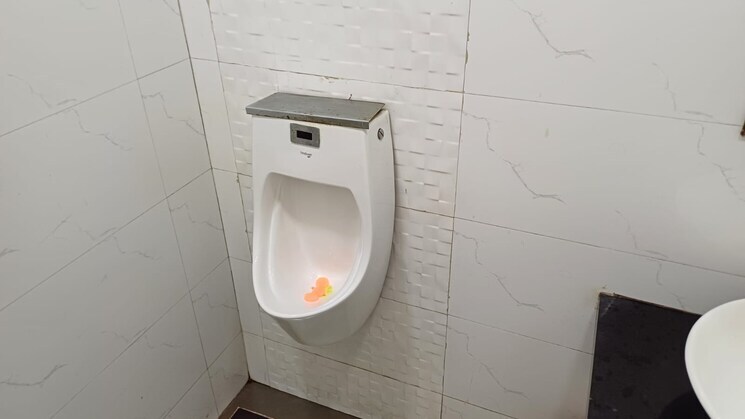 Bathroom, nav-neelam Commercial Office Space 1120 Sq.Ft. In Worli Mumbai 8983077